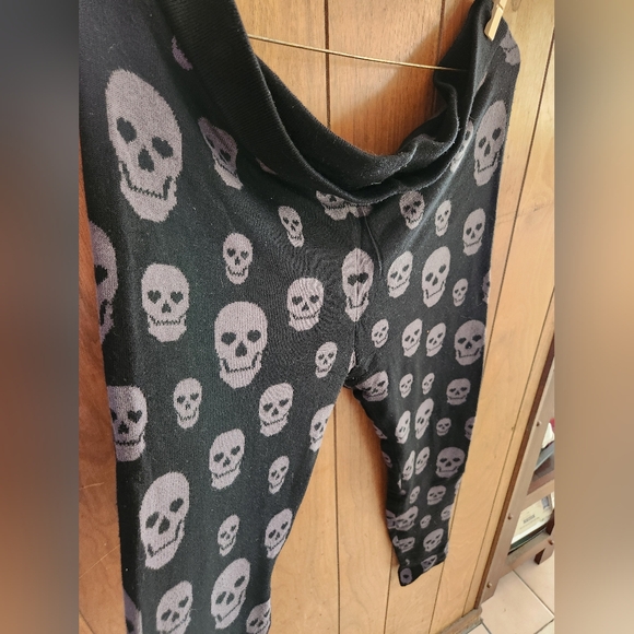 Thick winter leggings, Torrid size 1 - Picture 2 of 3